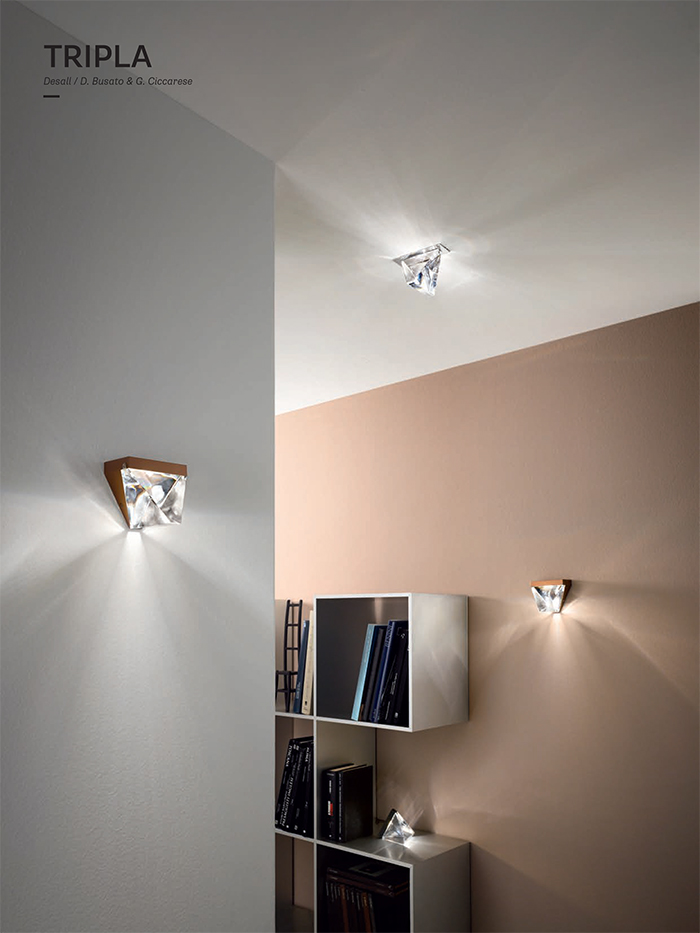 Tripla can be adjusted to the walls or to the ceiling