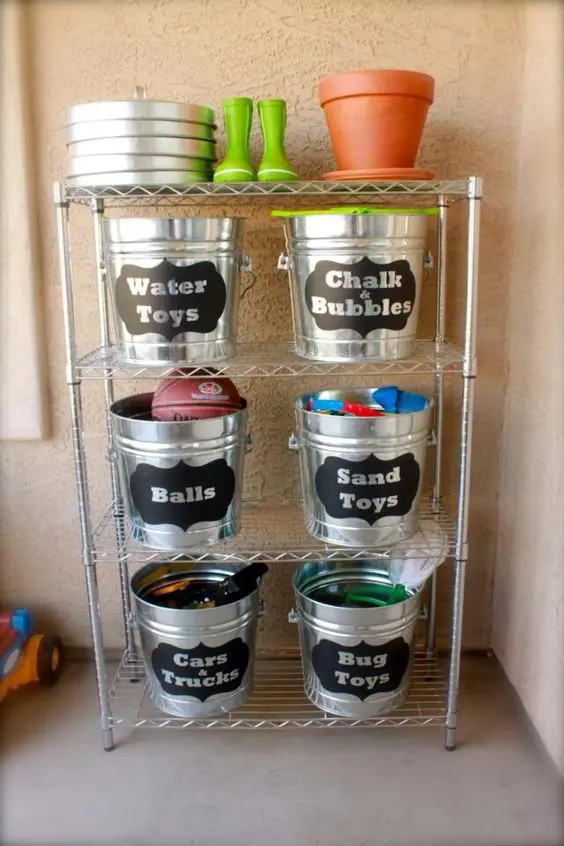 labeling buckets with kids' toys