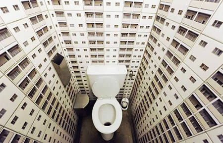 Vertigo Bathroom For Those Who Don't Afraid Of Heights (via 25)