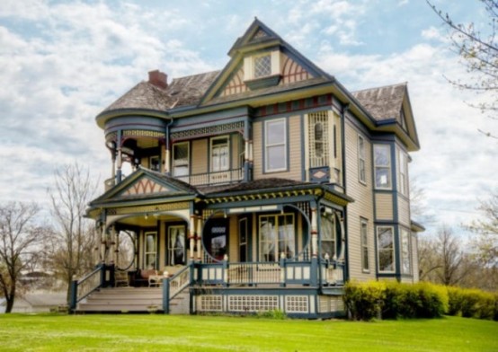 Pretty 114-Years-Old Victorian House