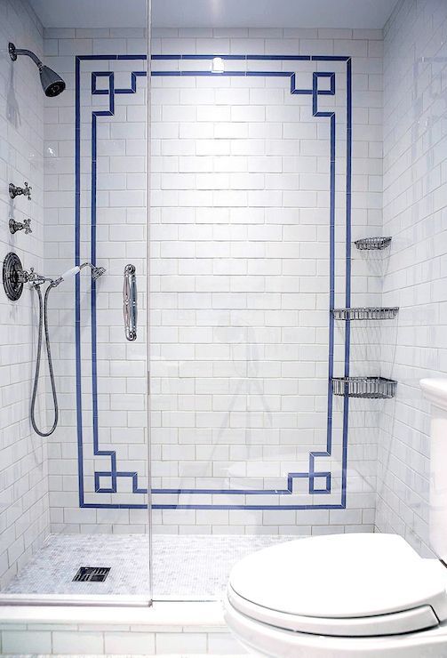 blue Chinoiserie border pattern in the bathroom