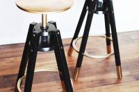 16 chic gilded Dalfred bar stool