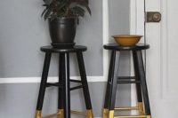 17 gilded legs Dalfred to act as a plant stand
