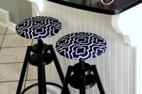 18 upholstered Dalfred bar stool
