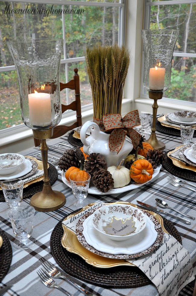 A cozy and inviting Thanksgiving tablescape isn't necessary a complex one. A simple centerpiece, an IKEA blanket and some good looking tableware would make any dinner truly festive.