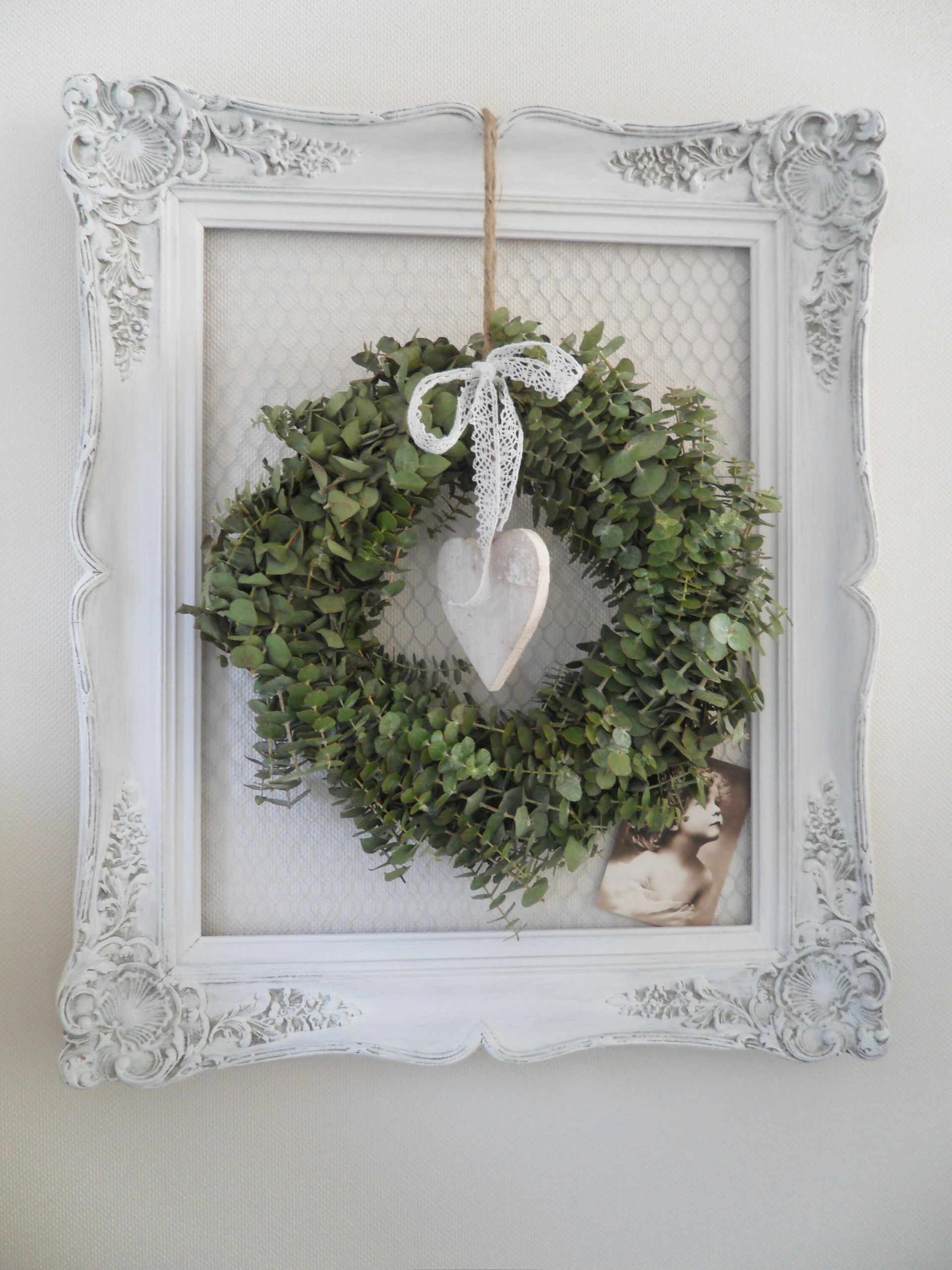 Framed eucalyptus wreath would always looks stylish and smells great.