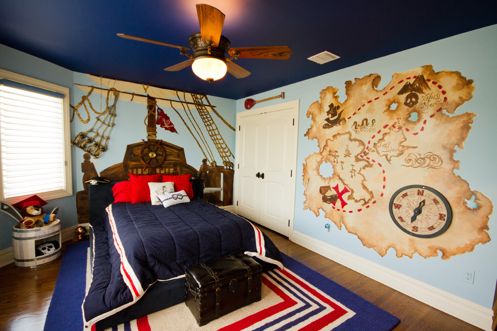 Maps, buckets, and a treasure chest are perfect things to design a pirate-themed room.