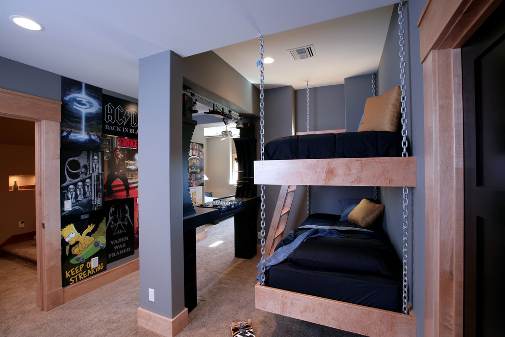 Hanging maple bunk beds looks amazing in this sophisticated boys' room.