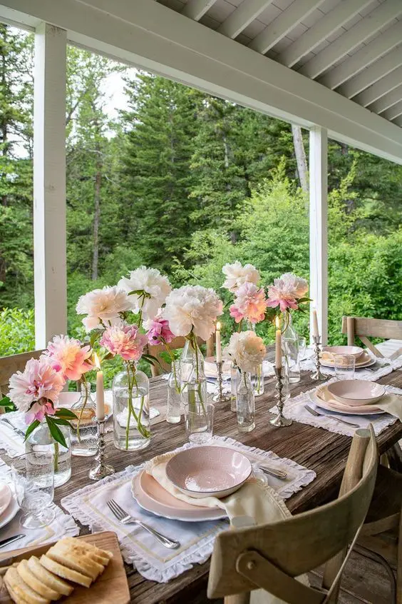 52 Cool Mother's Day Table Décor Ideas - DigsDigs
