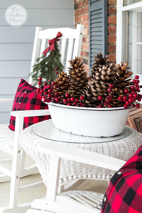 awesome outdoor and indoor pinecone decorations for christmas