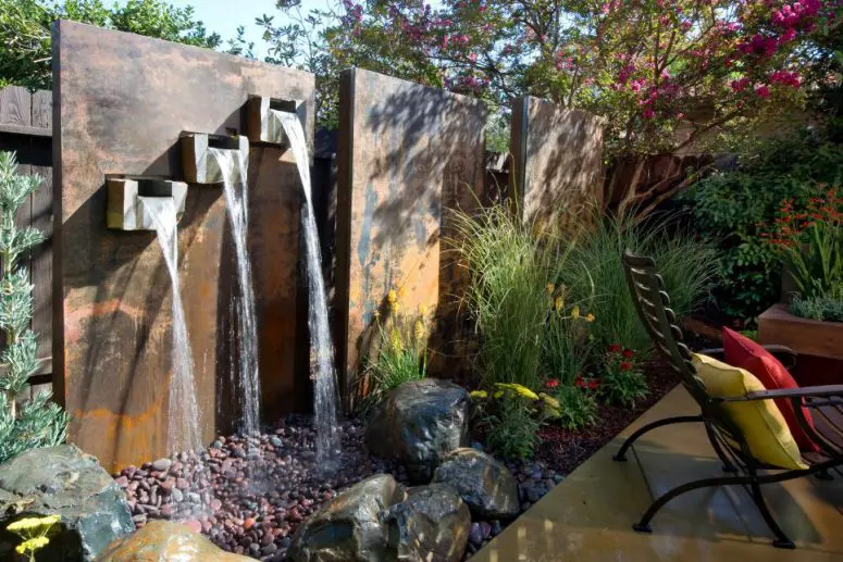 a contermporary waterfeature could also be made of metal