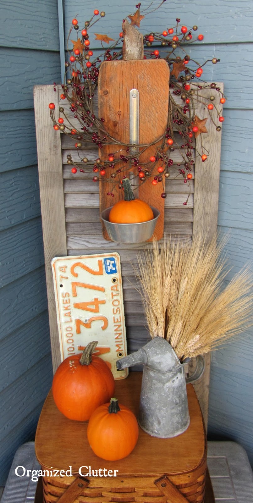 Add wheat and other products of harvest to your Fall arrangments.