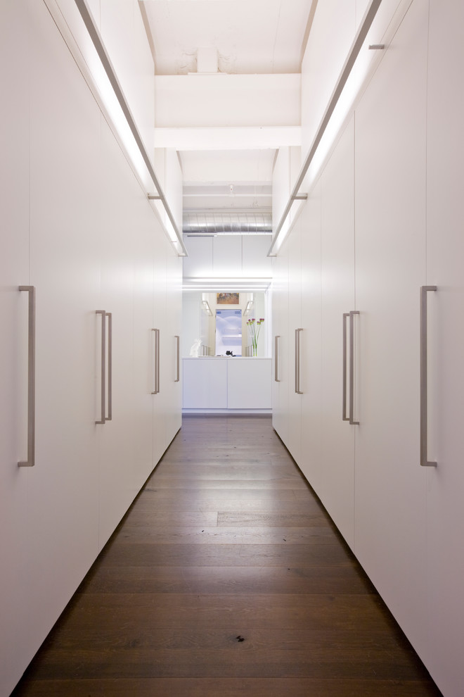 One more great example of minimalist hallway with lots of storage space.