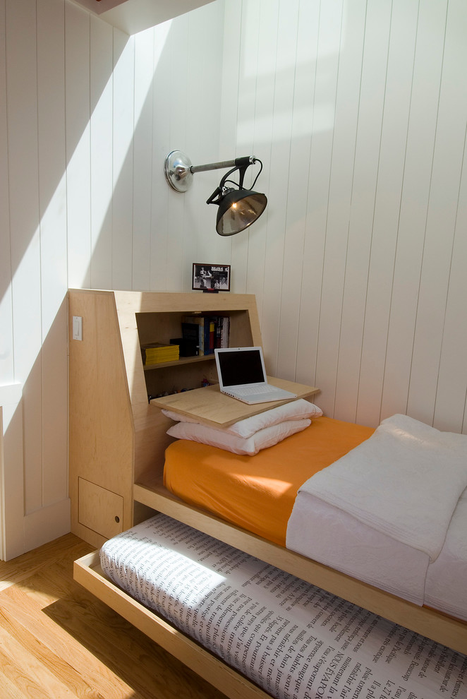 this is definitely a very smart bed design with an additional matress and a tidy storage and working space