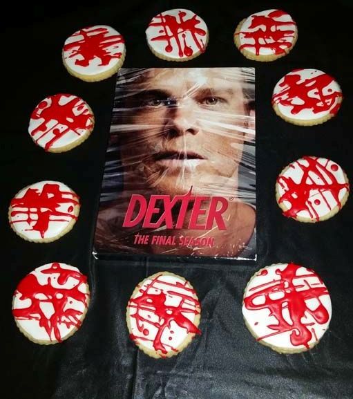 Dexter-themed sweets serving with his photo and bloody cookies is bold and cool idea for your Halloween party