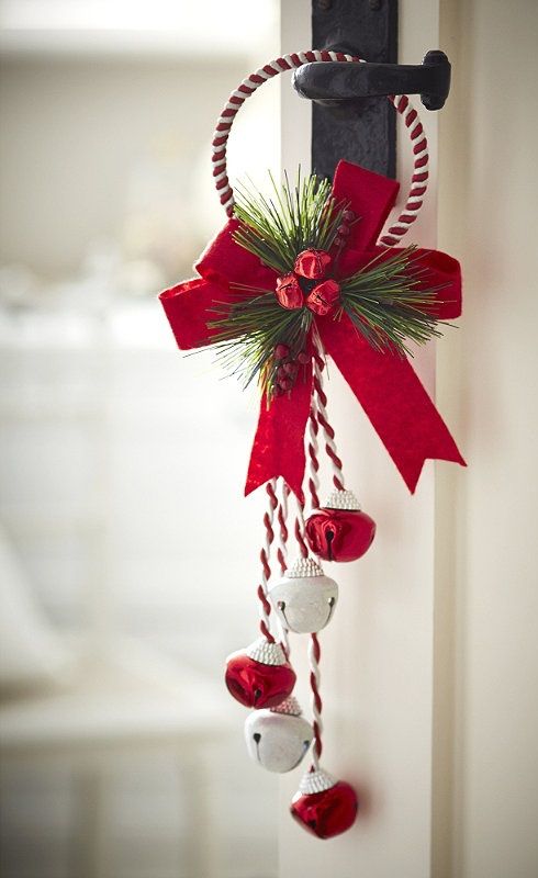 75 Ideas To Use Jingle Bells In Christmas Décor - DigsDigs