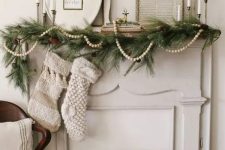 a lovely vintage Christmas mantel