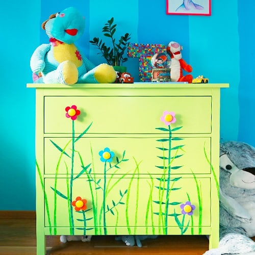 Make it colroful and bright to fit a kid's room perfectly. (via @martina.ek)
