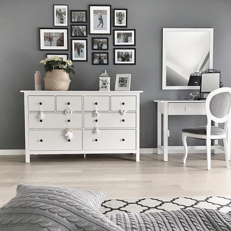 Turn the space above a dresser into a stylish gallery wall. (via undefined)