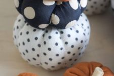 faux pumpkins of fabric – usual orange and poka dot are a fun and cute idea for a long-lasting decoration