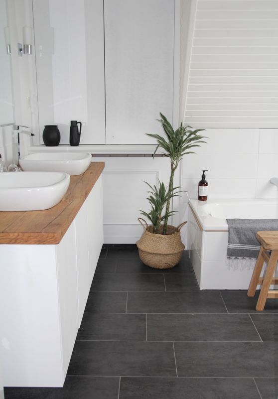 16 dark grey bathroom floor tiles are very practical