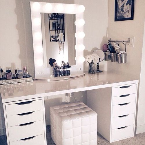 21 white modern dressing table from a usual desk