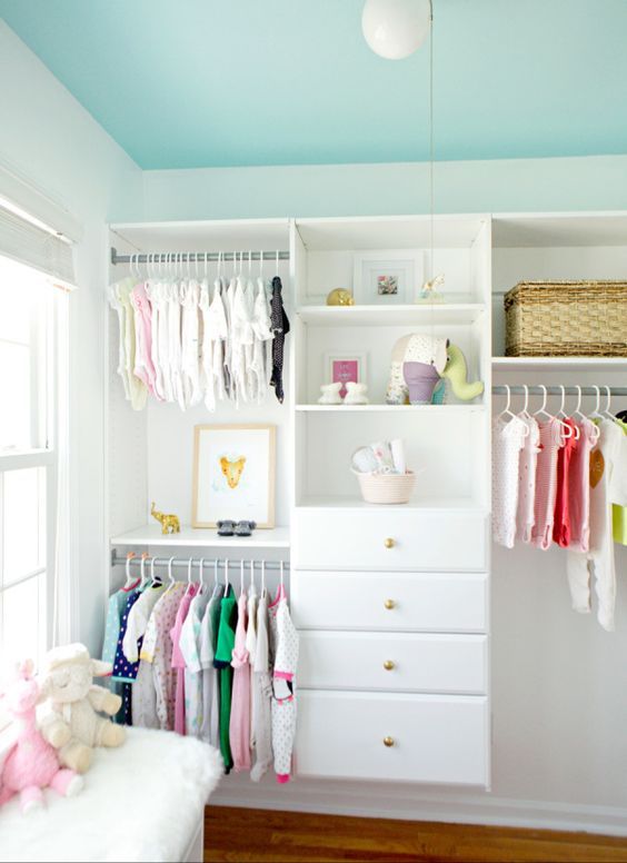 26 open kids’ closet with drawers for folded things