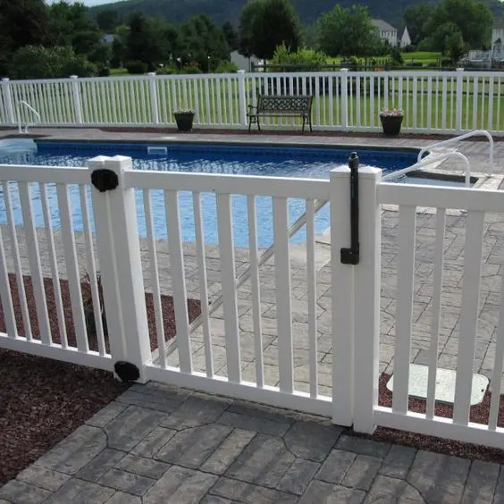 31 white wooden fence for a pool