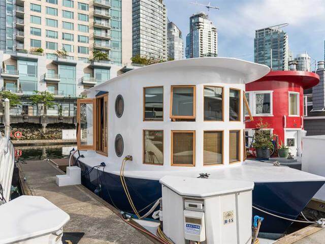 Tiny Nautical-Styled Floating House In Vancouver