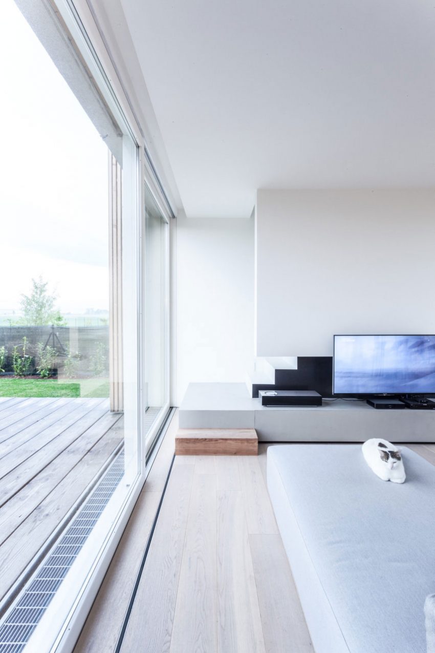 The home is clutter free, spacious, airy and ultra minimalist