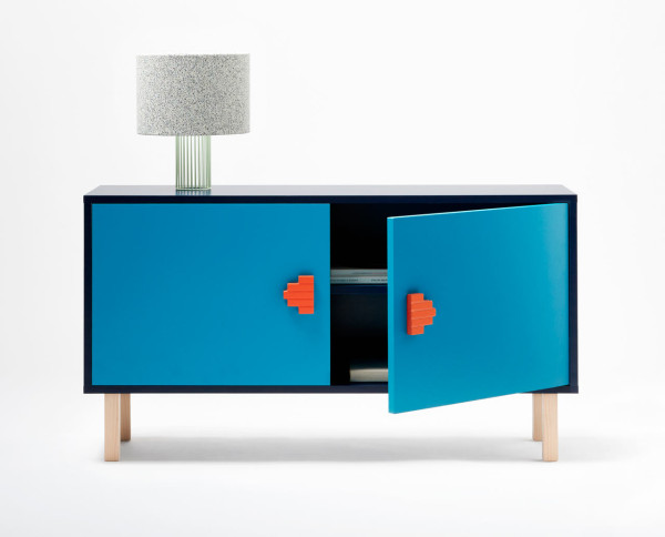 You can find another option in bold blue with bright orange geo handles