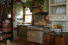 05 floors of different shades add to the cozy rustic kitchen decor
