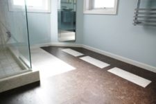 14 dark cork floors for a contrast with a light bathroom