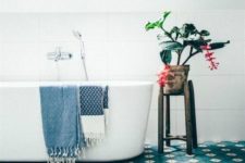17 blue tiles to keep the room looking lively without having to over-decorate