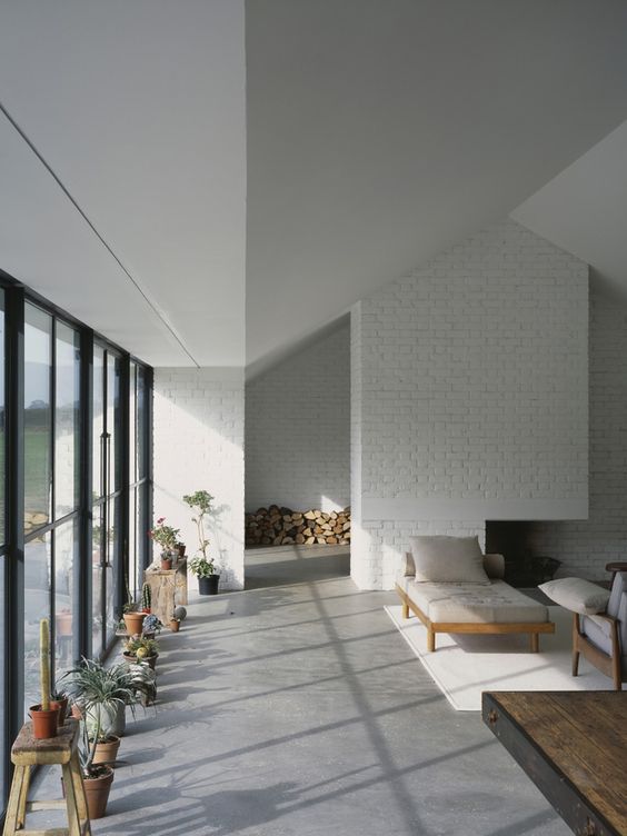 very light grey concrete for an all-white modern living room