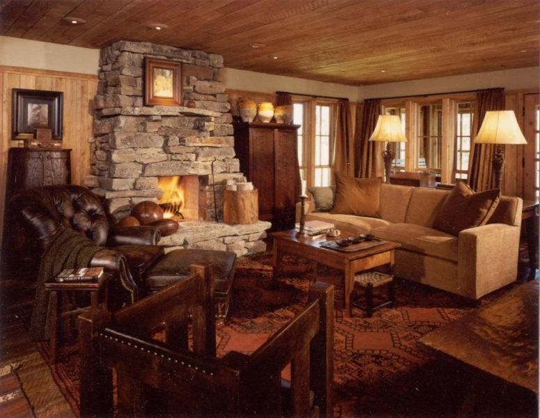Surrounded by lots of wood, natural stone only brings coziness to the interior. (Peace Design)