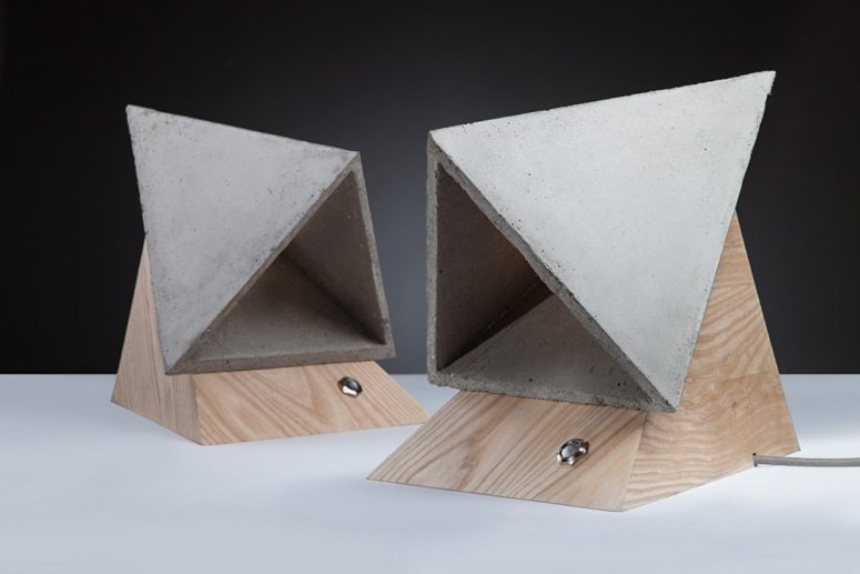The piece is made of wood and concrete, these are contrasting and durable materials