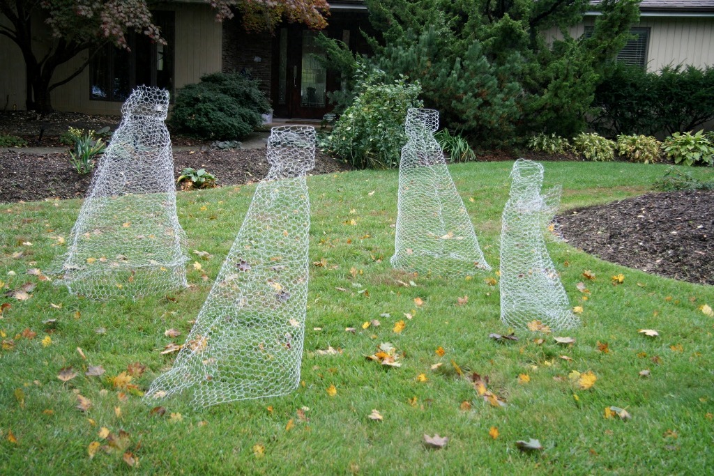 Chicken wire ghosts will look scarily real in the dark