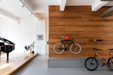 09 At the entrance you’ll see bikes on wall-mounted shelves as the owners love riding them