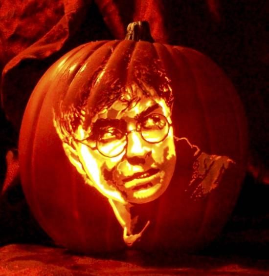 Harry Potter face pumpkin carving right like in the movie