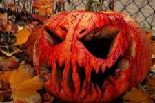 21 spooky jack-o-lantern decorated with faux blood will be striking for Halloween
