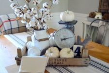 22 farmhouse crate with cotton and pumpkins is ideal for fall and Thanksgiving