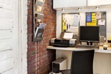 25 accentuate your office nook with red brick panels, it’s easy and not fussy