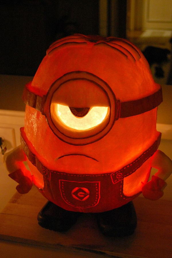 fun and creative Minion-o-lantern carved