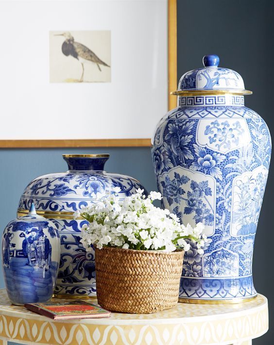 chinoiserie vases are an adorable decoration
