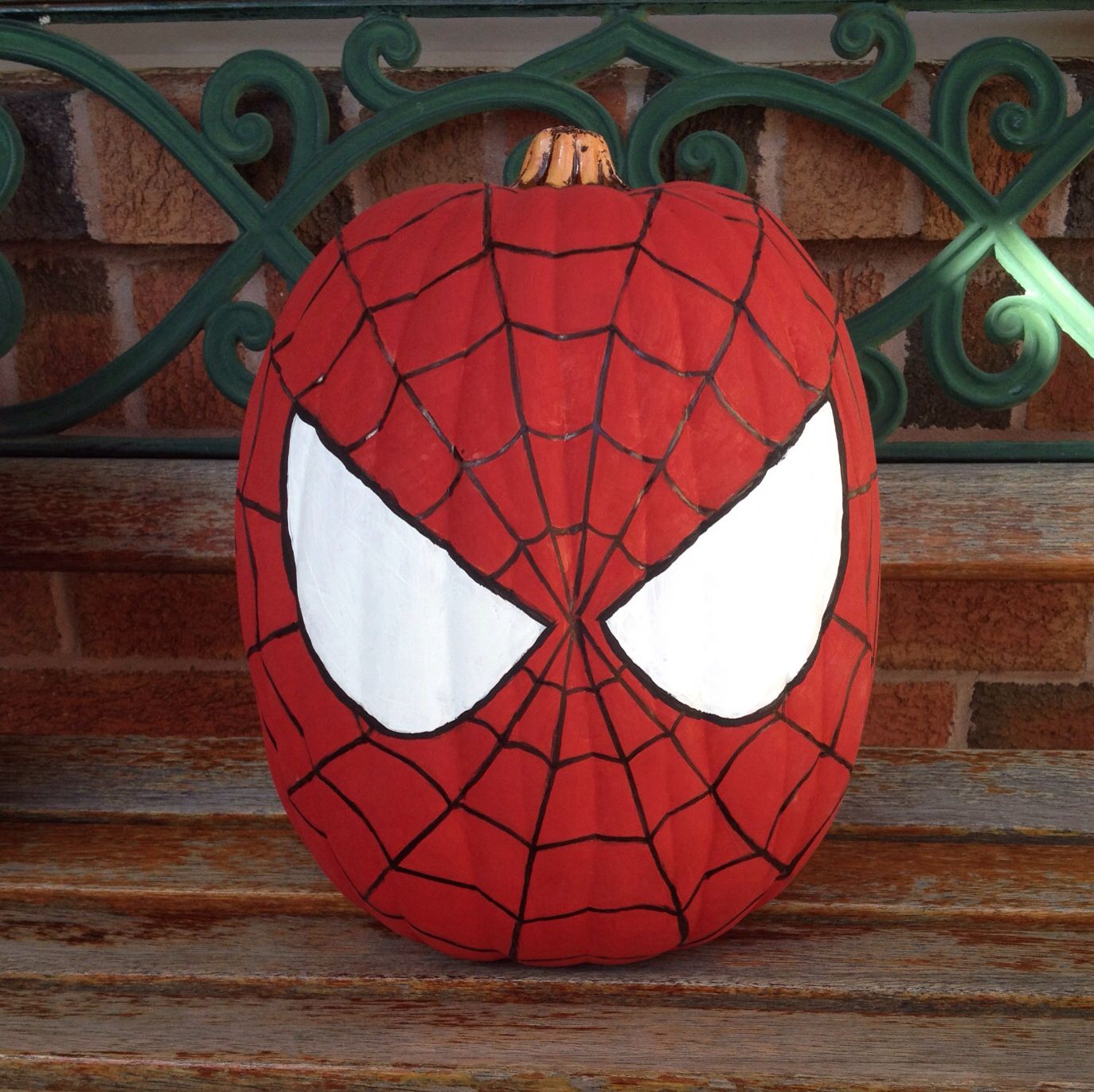 An easy painting project for spiderman's fans