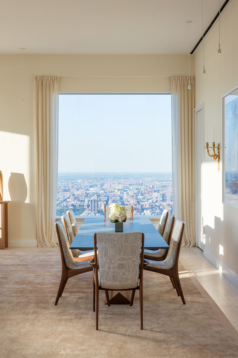 Most of areas are centered around the stunning views of New York, they take advantage from the location