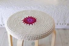 08 crocheted Frosta stool cover