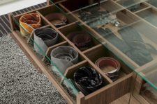 20 drawers with glass tops for storing accessories and to easily find them when needed