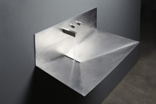 01 Lavandino is a stainless steel sink made of a single sheet and looking very minimalist